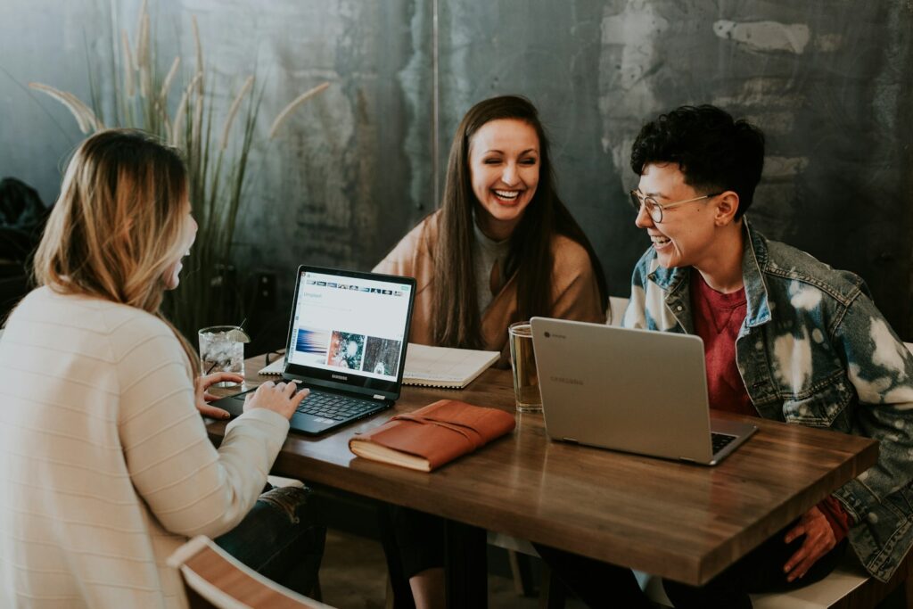 Lớp online: Giao tiếp rõ ràng trong công việc hằng ngày